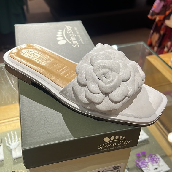 Spring Step Dominique - Picture 2 of 5